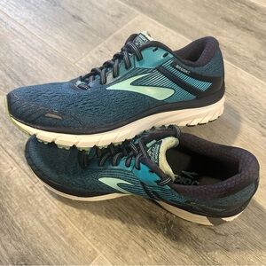 Brooks Adrenaline GTS 18
Women's Running Shoes Blue,
Size 8.5